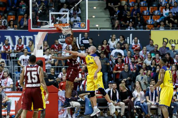 的中场核心 的中场核心